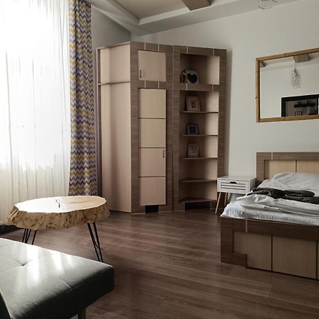Apartments Zefir Lviv Eksteriør bilde